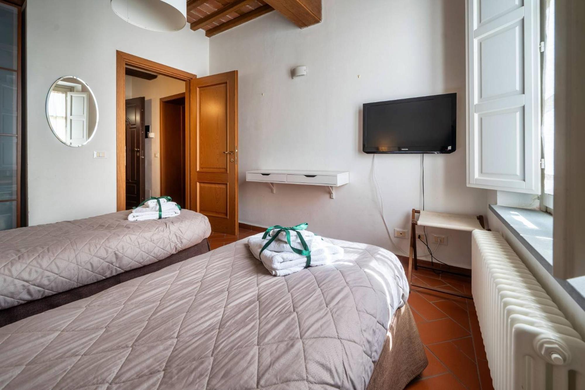 La Dimora Nell'Anfiteatro Hotel ลุคคา ภายนอก รูปภาพ