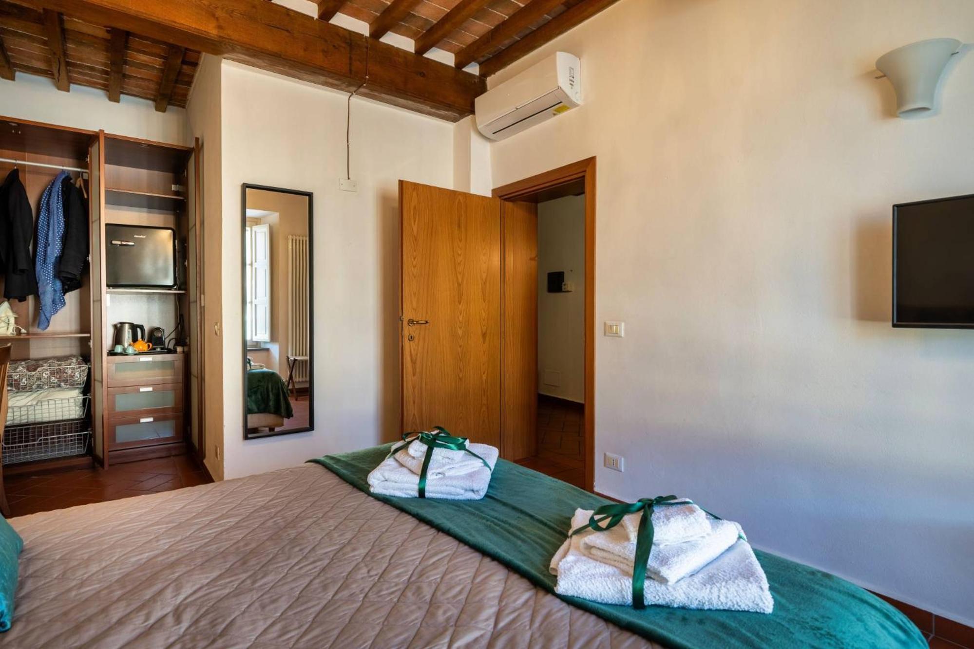 La Dimora Nell'Anfiteatro Hotel ลุคคา ภายนอก รูปภาพ