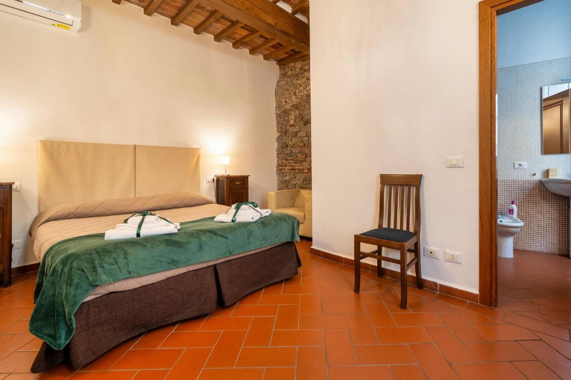 La Dimora Nell'Anfiteatro Hotel ลุคคา ภายนอก รูปภาพ
