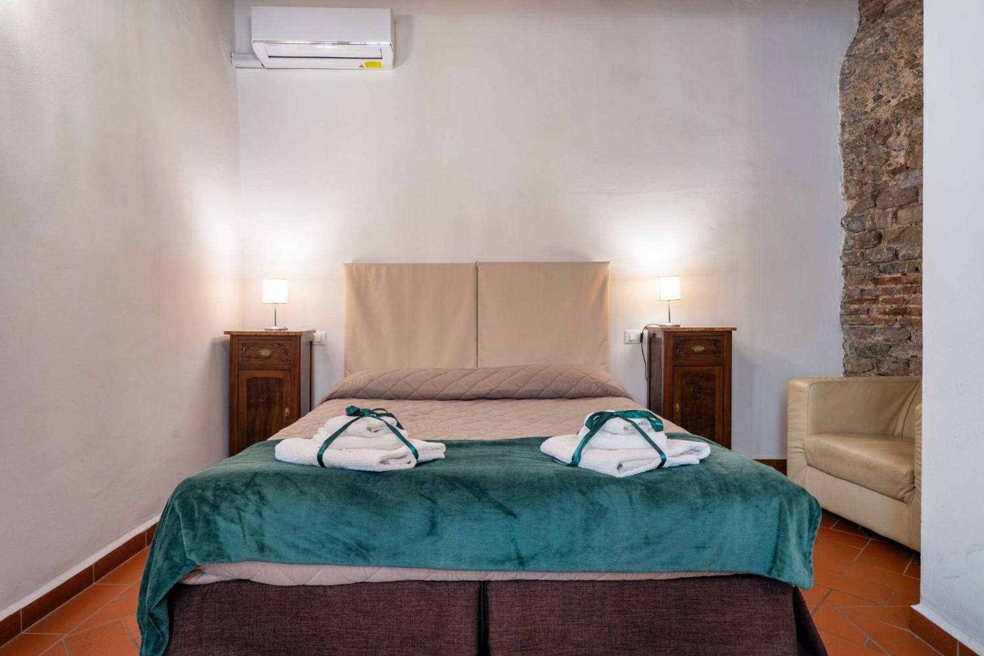 La Dimora Nell'Anfiteatro Hotel ลุคคา ภายนอก รูปภาพ