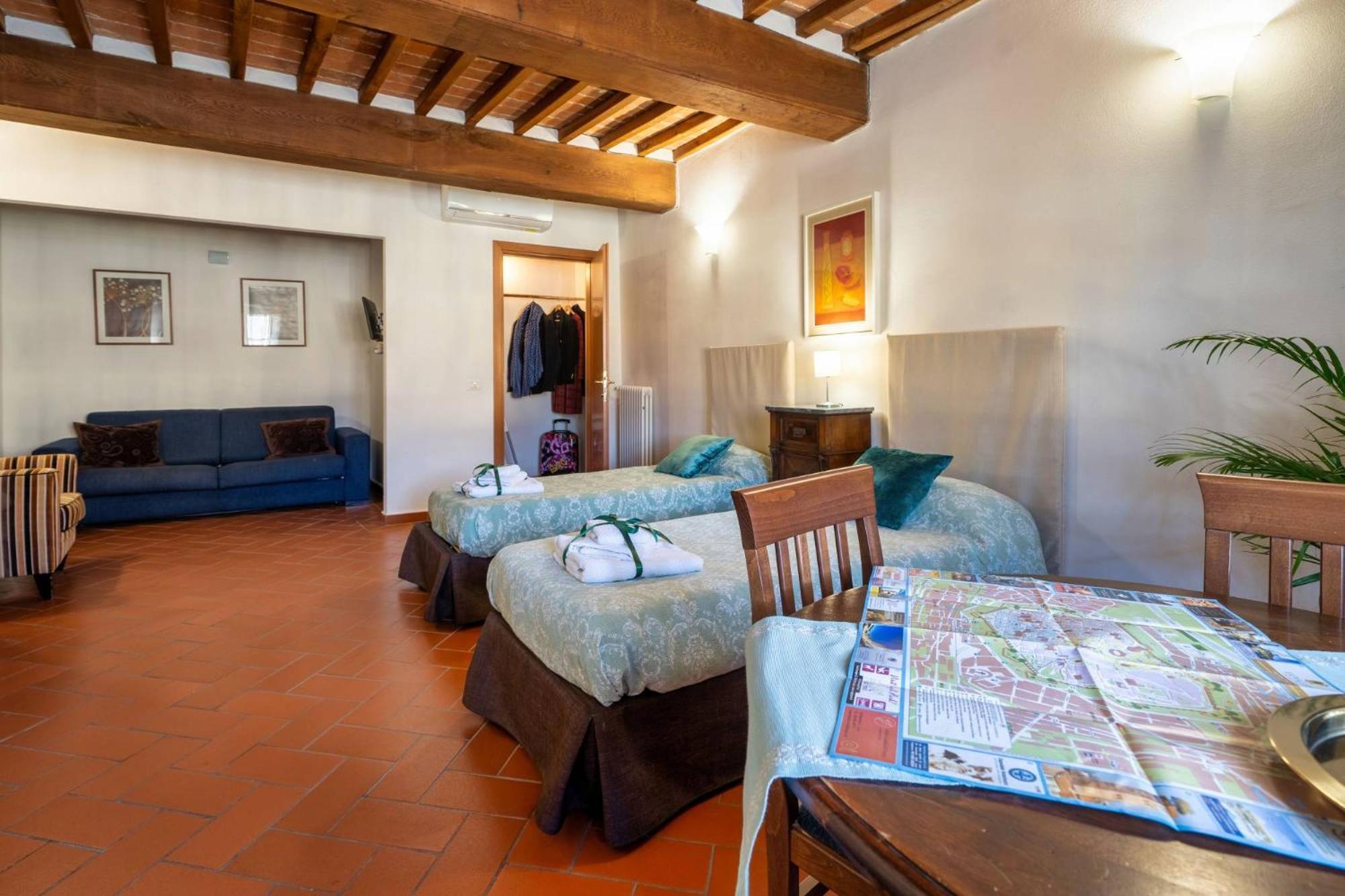 La Dimora Nell'Anfiteatro Hotel ลุคคา ภายนอก รูปภาพ