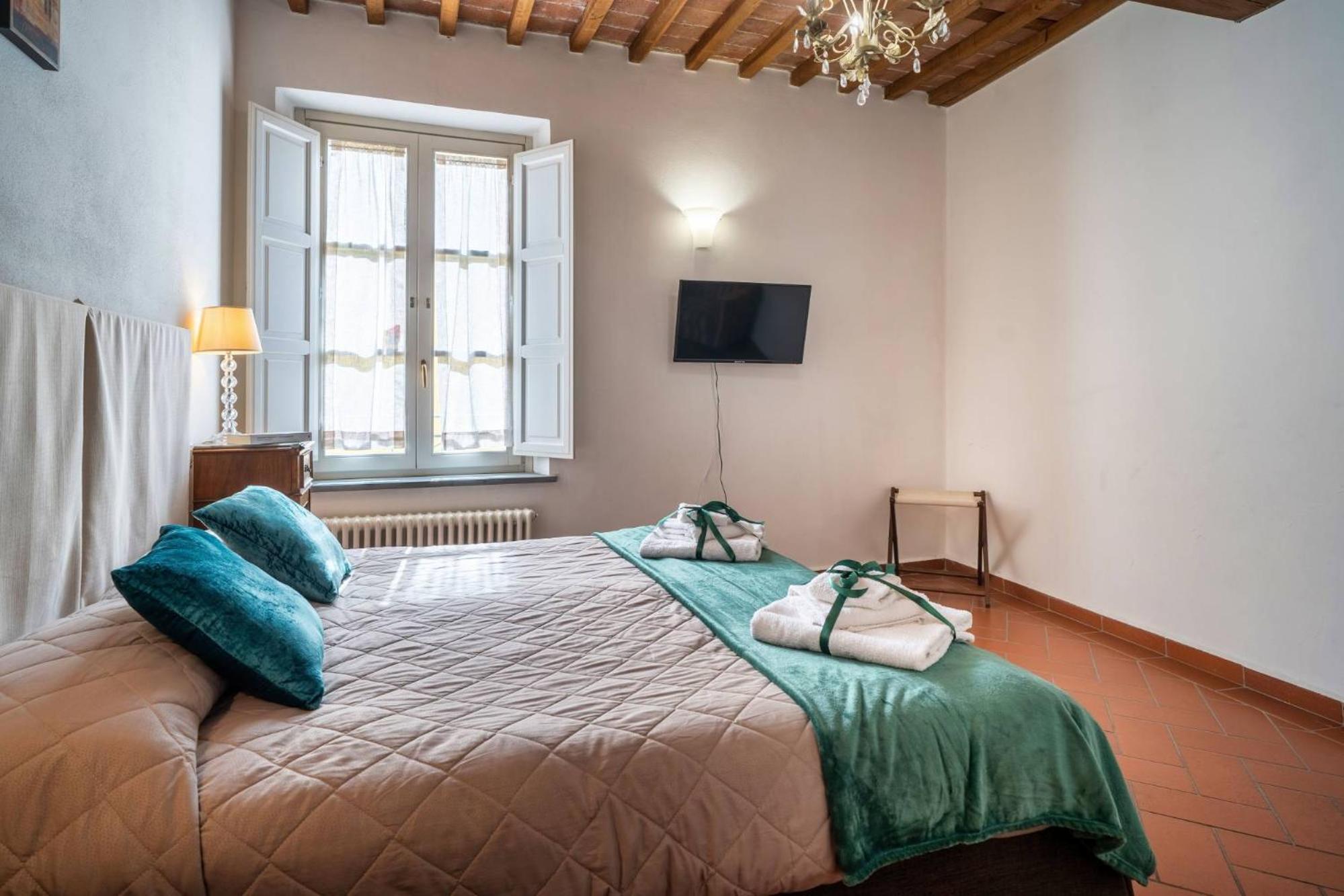 La Dimora Nell'Anfiteatro Hotel ลุคคา ภายนอก รูปภาพ